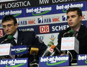 Полицаи под прикритие в агитките