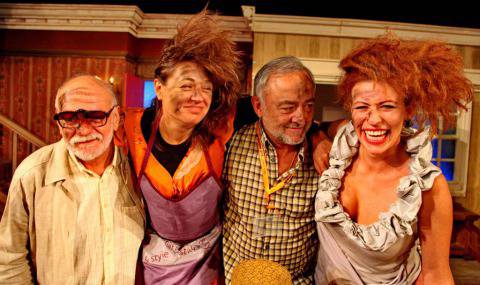 Вальо Танев води „Откачена фамилия“ в Сатирата