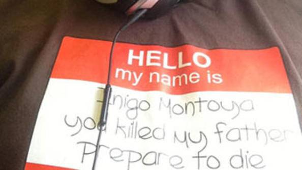 Съблякоха мъж, преди да се качи на самолет