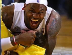 Фен спечели $75 хиляди с кош от центъра, ЛеБрон празнува с него (видео)