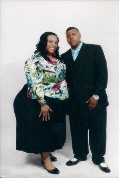 ЛЕЛЕ! Тя е жената с най-широки бедра