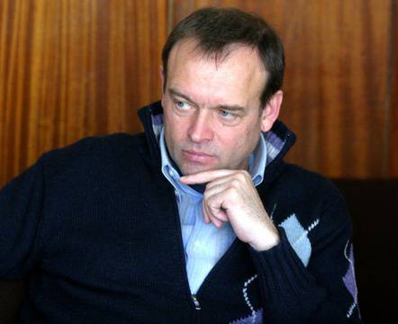 Христо Монов: Глобалната информационна среда измести родителите