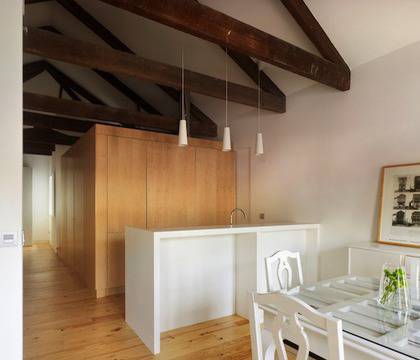 Малко жилище с минималистичен интериор