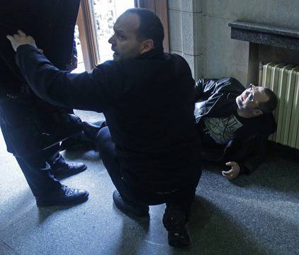 Отрязаха тестиса на Баретата