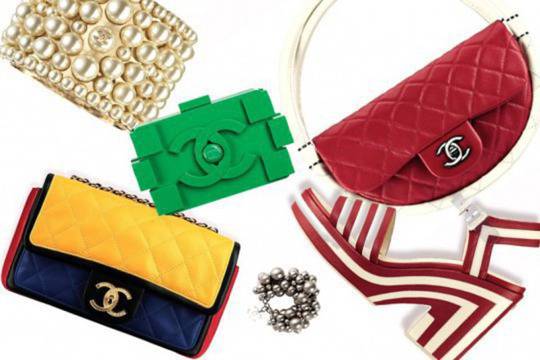 Цветните аксесоари на Chanel за пролетта
