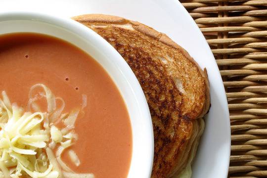 Крем супа от моркови и картофи