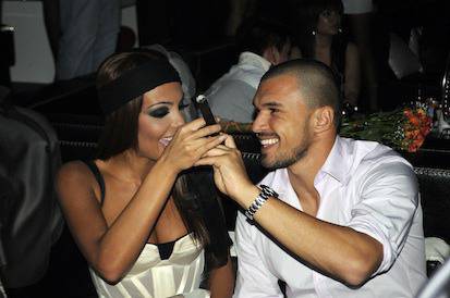 Тузари! Виж какво подари Валери Божинов на Николета! (Снимка)