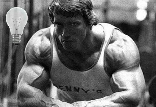 Арнолд Шварценегер на война срещу крушките с нажежаема жичка