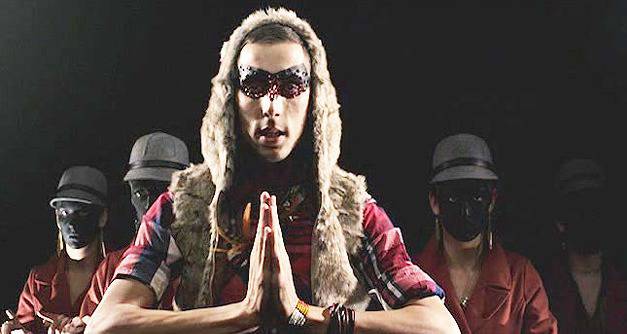 Jeason Brad Lewis пуска свой парфюм