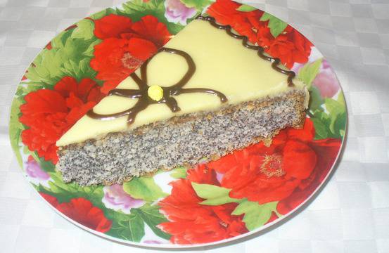 Сладкиш с мак и лимонова глазура