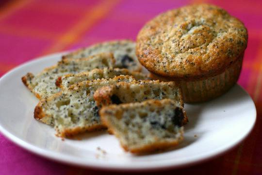 Пълнозърнести мъфини със сирене, зелени маслини и кашкавал здравословно