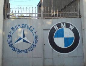 Mercedes изпревари BMW в Америка