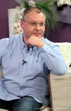 Сергей Станишев и Стефан Данаилов танцуват „Макарена“ в „Търси се“