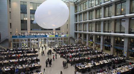 Еврокомисари приеха със смесени чувства намаляването на бюджета на ЕС