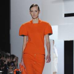 Оранжево, зелено и сиво в колекцията на Лакост