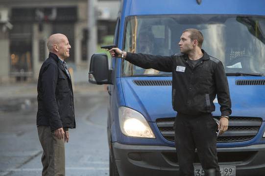 Брус Уилис е жив и пак тормози лошите