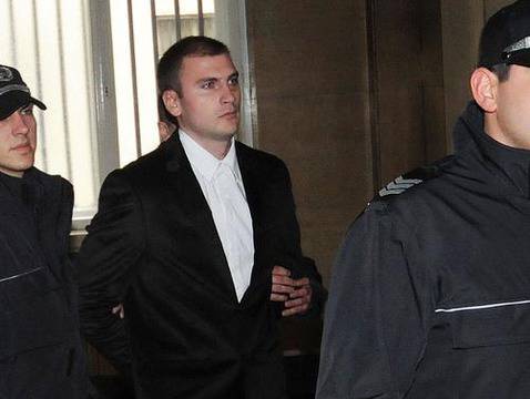 Метин с Ferrari-то от Слави Трифонов в защита на брат си Октай Енимехмедов