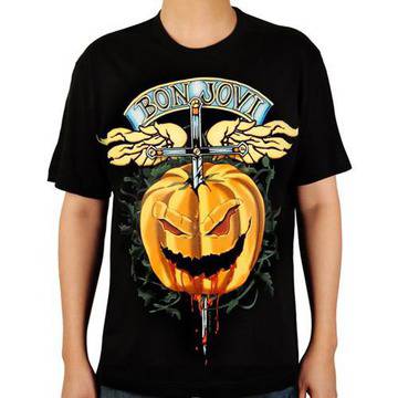 Ето кой спечели тениски на Бон Джоуви