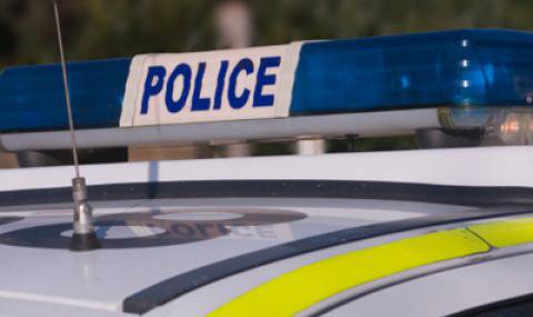 Две момчета загинаха с кола без седалки и ръчна спирачка