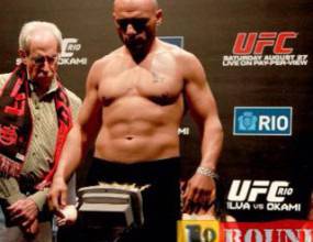 Пуснаха кръв на Стъки в Лондон, българинът с първа загуба в ММА