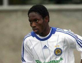 Братът на Омониго Темиле се сби жестоко със съотборник (видео)