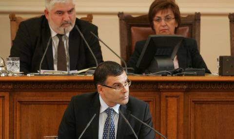 Дянков хвърли оставка, Томислав Дончев е новият финансов министър