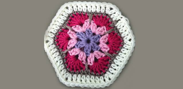 Африканско плетено цвете на една кука