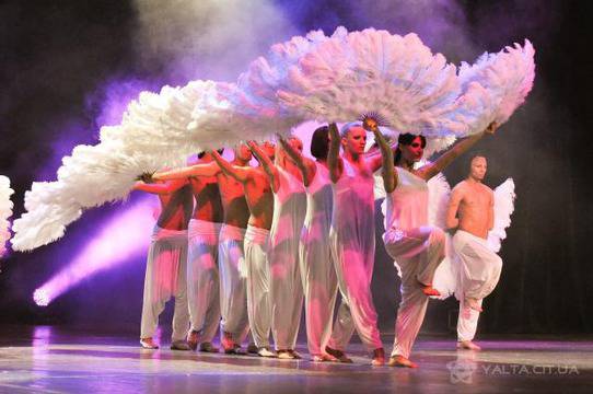 Балерина от „Тодес“ лети в танц, посветен на Майкъл Джексън