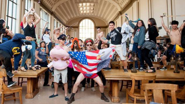 Харлем шейк взриви YouTube видяна 2466 коментари 3