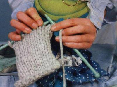 Деца и родители се забавляват на артнеделя в София