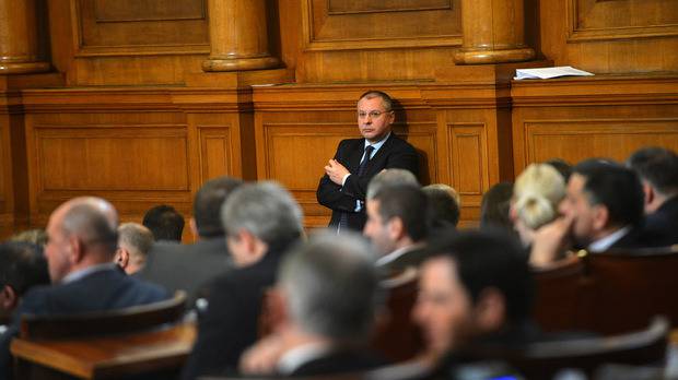 Кой печели от предсрочните избори