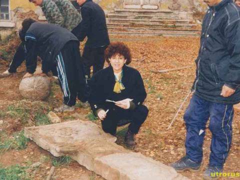 Теодора Бакърджиева кара времето да говори на глас