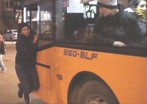 БЛИЦ TV: Пребиха автобус на градския транспорт в София