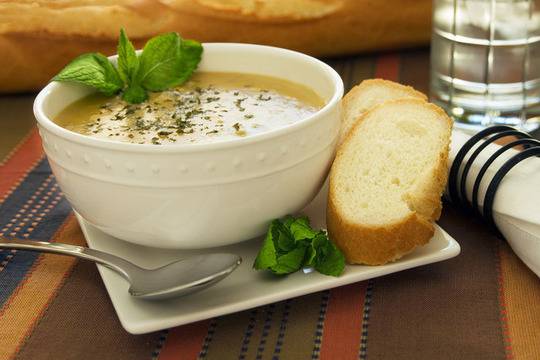 Крем супа от киселец с лапад и коприва