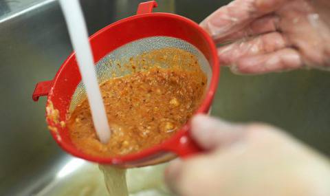 Скандал с конско месо в Чехия-Видео