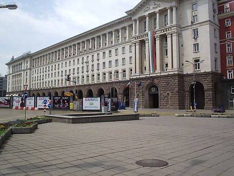 Никой не иска да е служебен министър