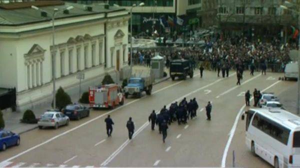 Народното събрание под обсада