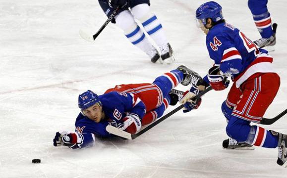 Тежка вечер за Ню Йорк в НХЛ