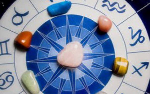 Избери своя късметлийски камък според зодията!