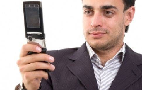 Мобилните оператори с „усмирителна риза”