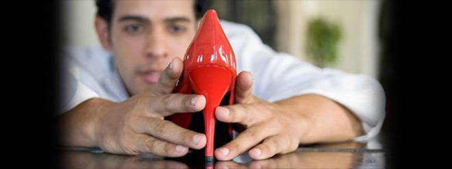 Мъже на високи токчета ще демонстрират срещу насилието над жените