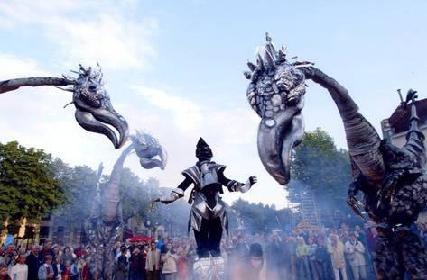 Праисторически чудовища завладяват Морската