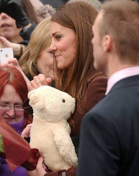 ИЗДАДЕ СЕ! Кейт Мидълтън очаква …