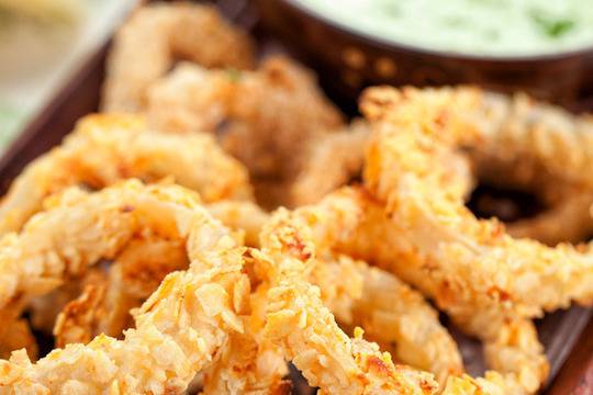 Панирани лучени кръгчета с корнфлейкс