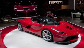 Продават потрошеното Ферари на Роналдо в ”eBay”