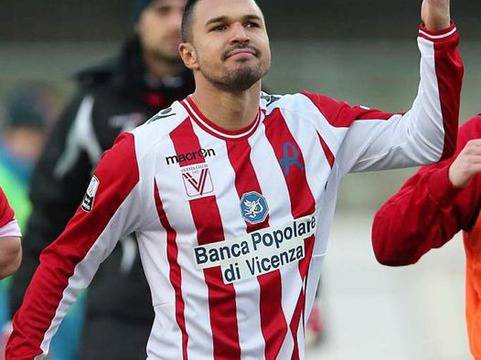 Вижте НА КАКВО СЕ НАДЯВА Валери Божинов!