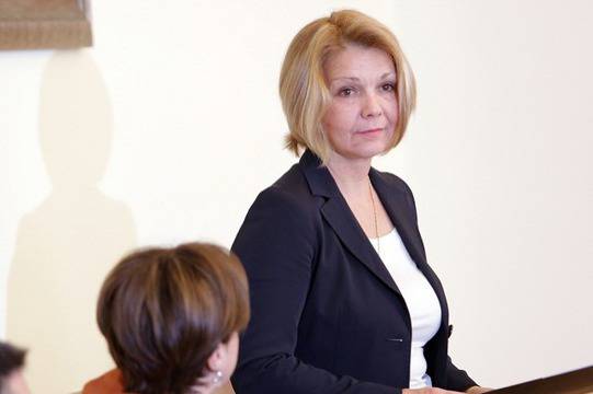 Нов скандал: Ексшефката на ДКЕВР без диплома за висше образование