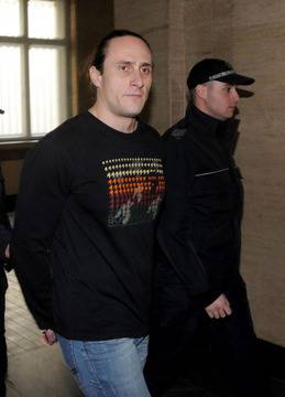 Не пуснали Мирослав Йончев да погребе баба си