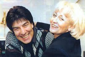 Страшна мъка! Вижте жестоката истина за състоянието на този певец!