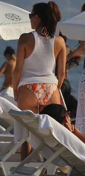 Eва Лонгория пусна шкембенце (снимки)